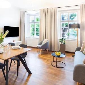 https://apt-river-view.praguehotelsweb.com