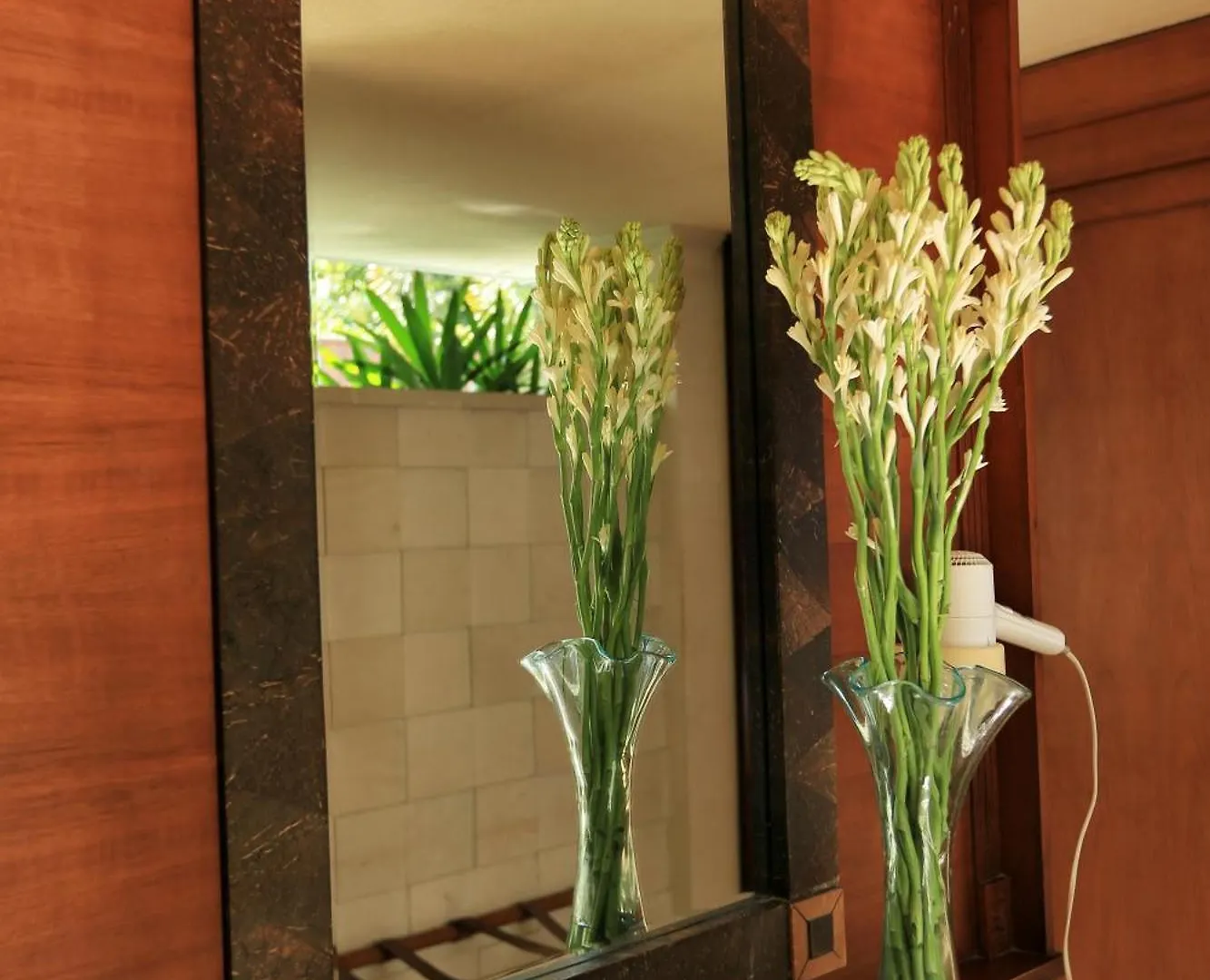 The Sanyas Suite Bali Seminyak  0*, Seminyak (Bali)