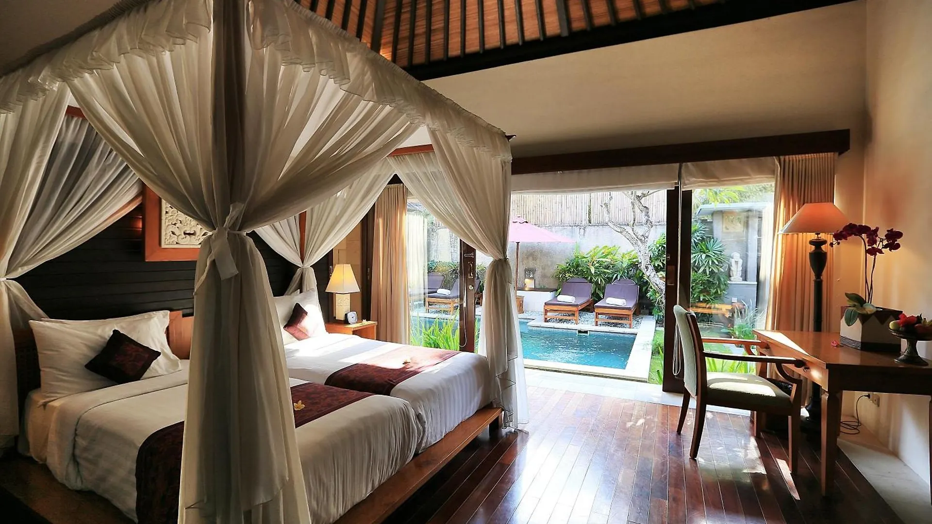 The Sanyas Suite Bali Seminyak  0*, Seminyak (Bali)